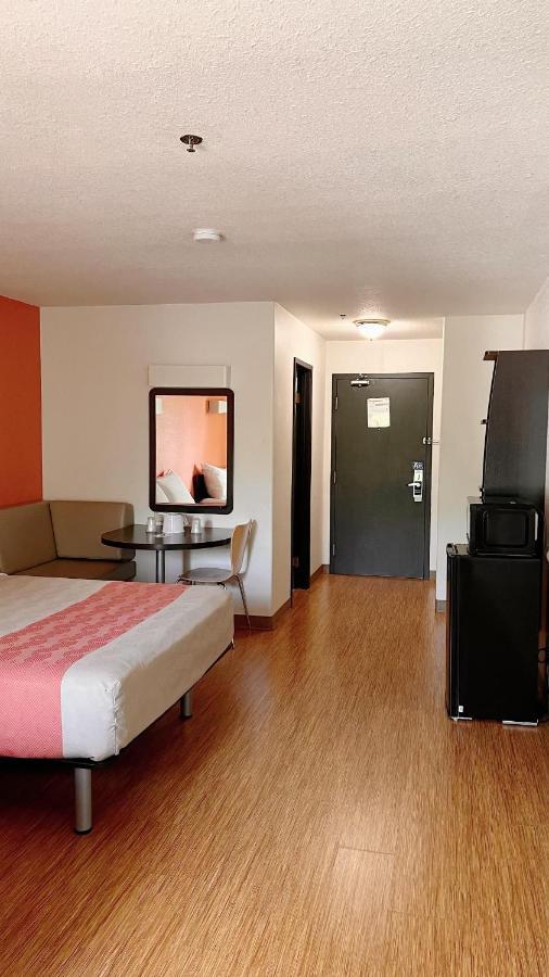 Motel 6-Regina, Sk エクステリア 写真