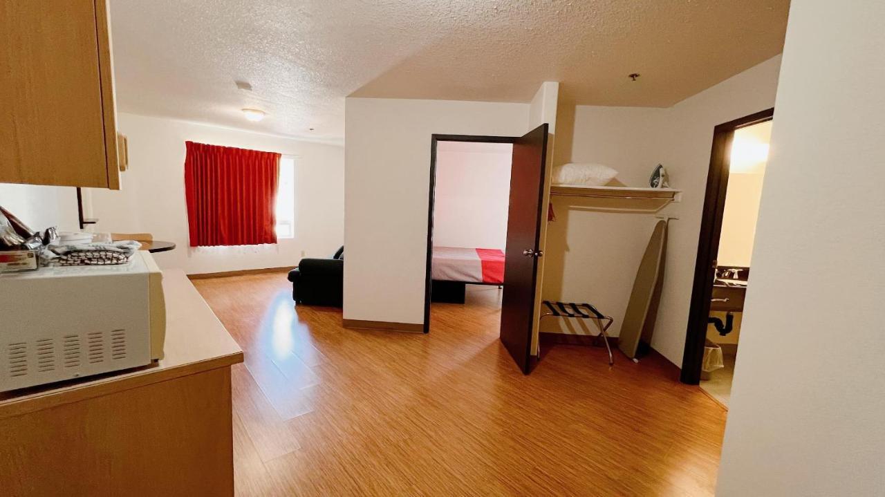 Motel 6-Regina, Sk エクステリア 写真